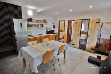 Apartmán 1, Vinné