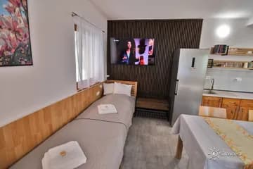 Apartmán 1, Vinné