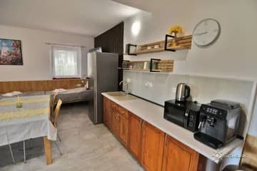 Apartmán 1, Vinné