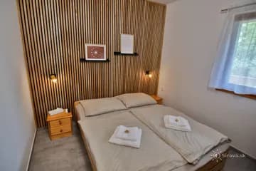 Apartmán 1, Vinné