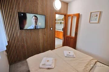 Apartmán 1, Vinné