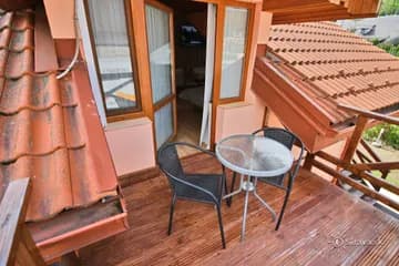 Apartmán 4, Vinné