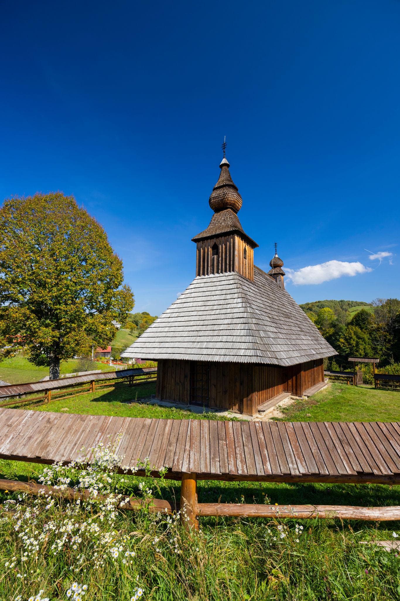 Kostol Hradbová Roztoka