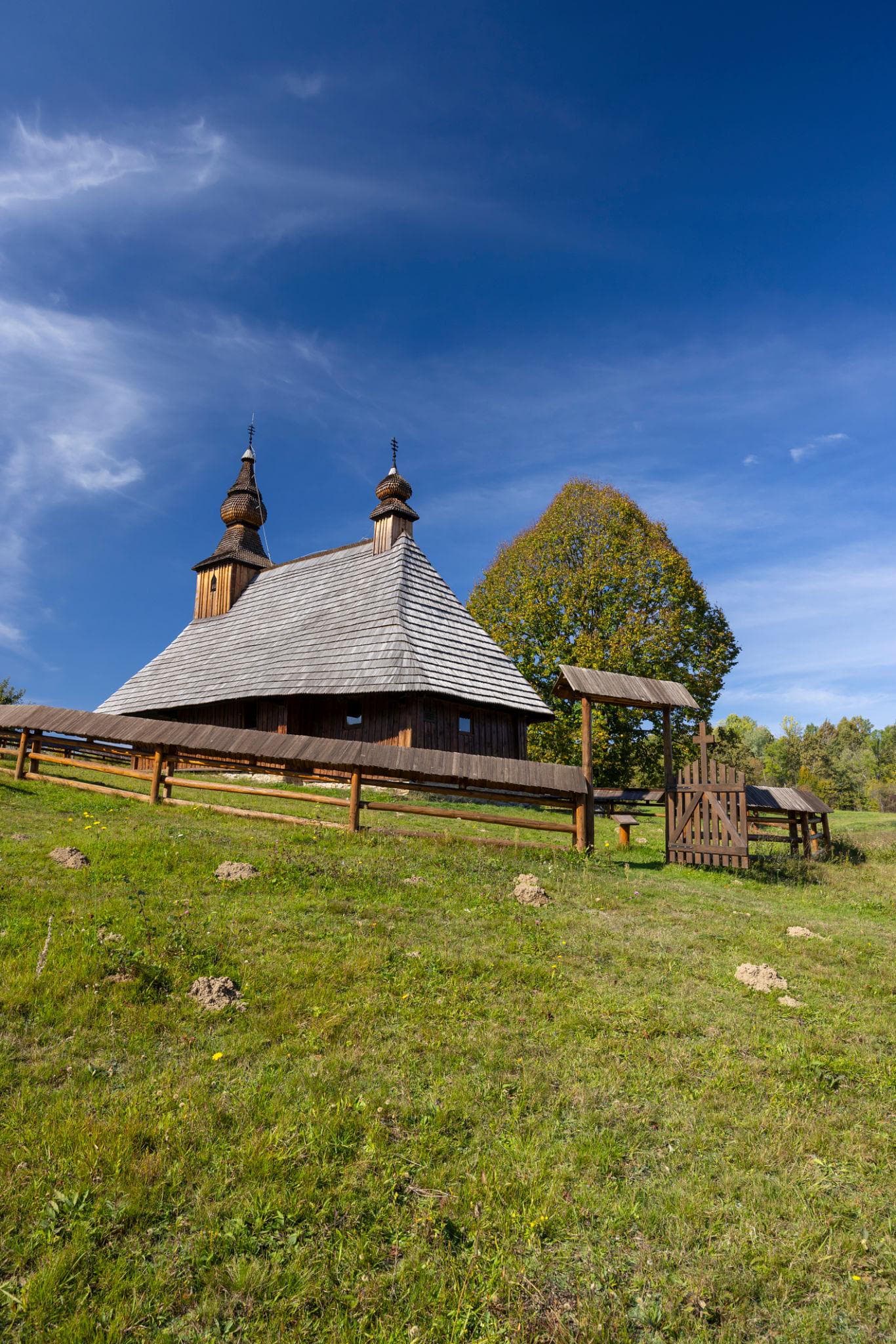 Kostol Hradbová Roztoka