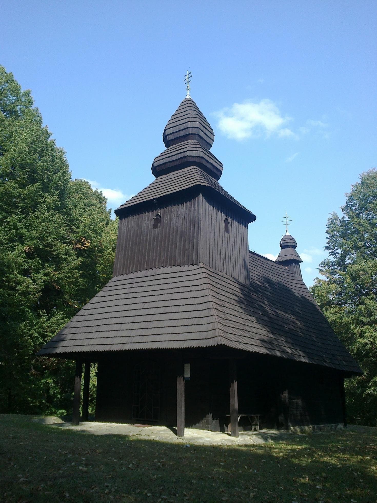 Kostol Hradbová Roztoka